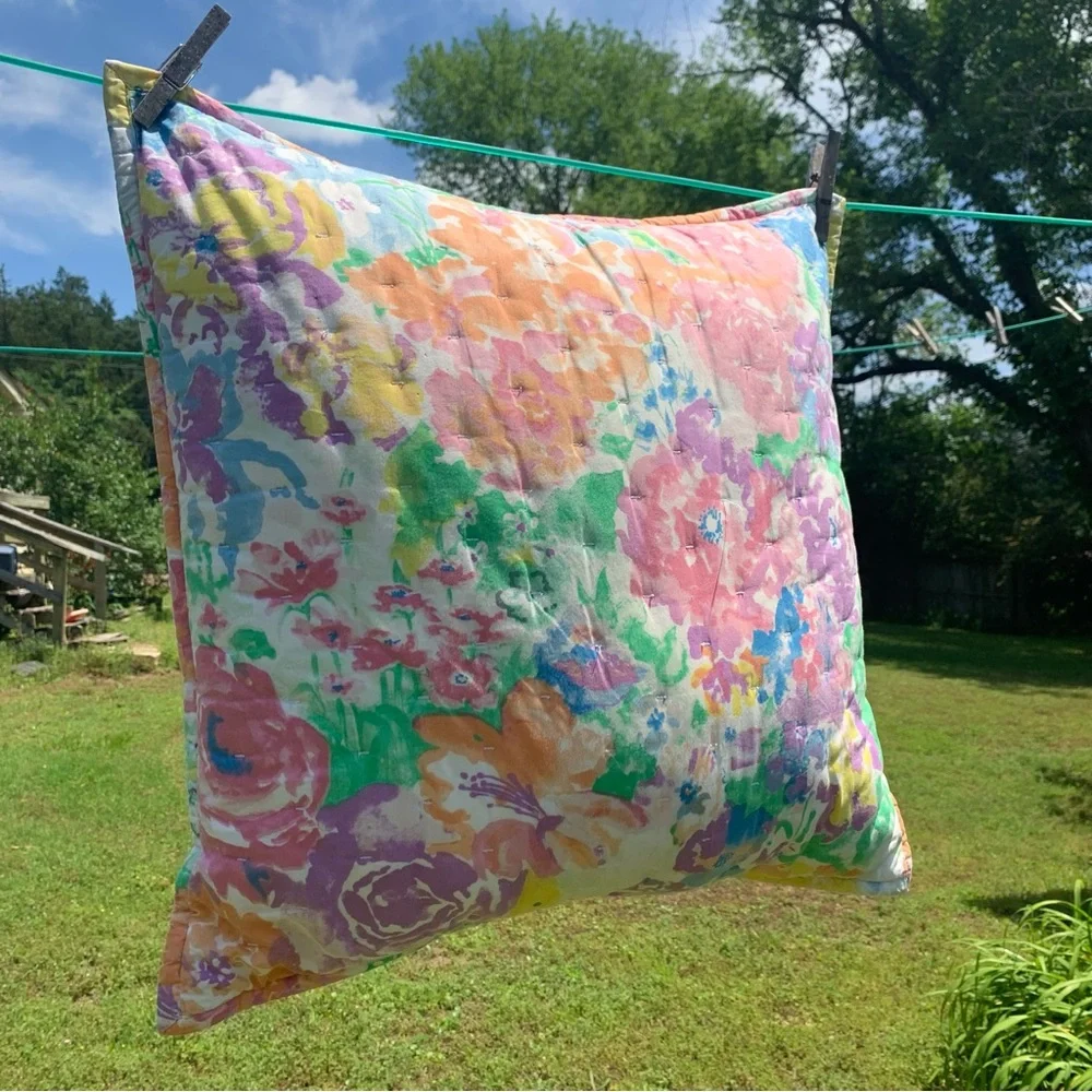 Beautiful Colorful Floral Vintage Throw Pillow Approx. 18 x 18 inches Decor!